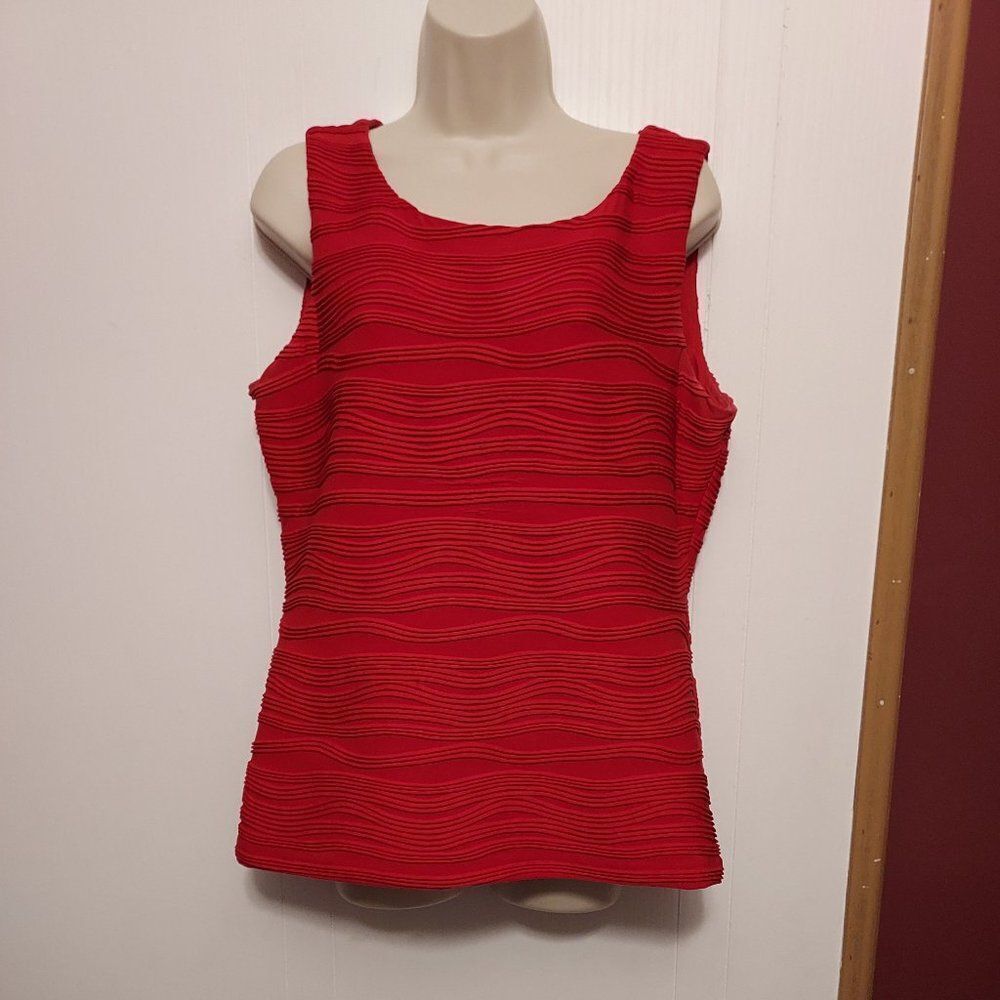 - Calvin Klein L EX cond pit to pit 19 1/2 length 25